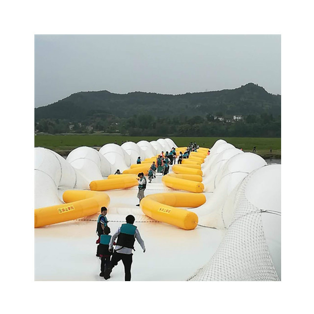 甘州蹦床桥农庄游乐场景区新的项目新款充气蹦床桥制作厂家热门